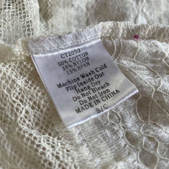 Cream/off white lace tank top (small) - Picture 4 of 5